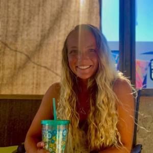 Meet your Posher, Carly